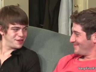 Two adorable gay dudes have fun sucking prick